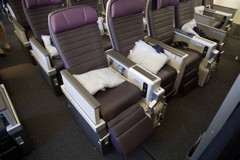 united premium plus 777-200